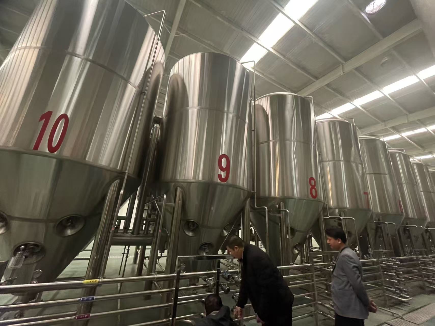 昭平精酿啤酒设备厂—平面布置、设备设计、制造、调试、培训等一条龙服务